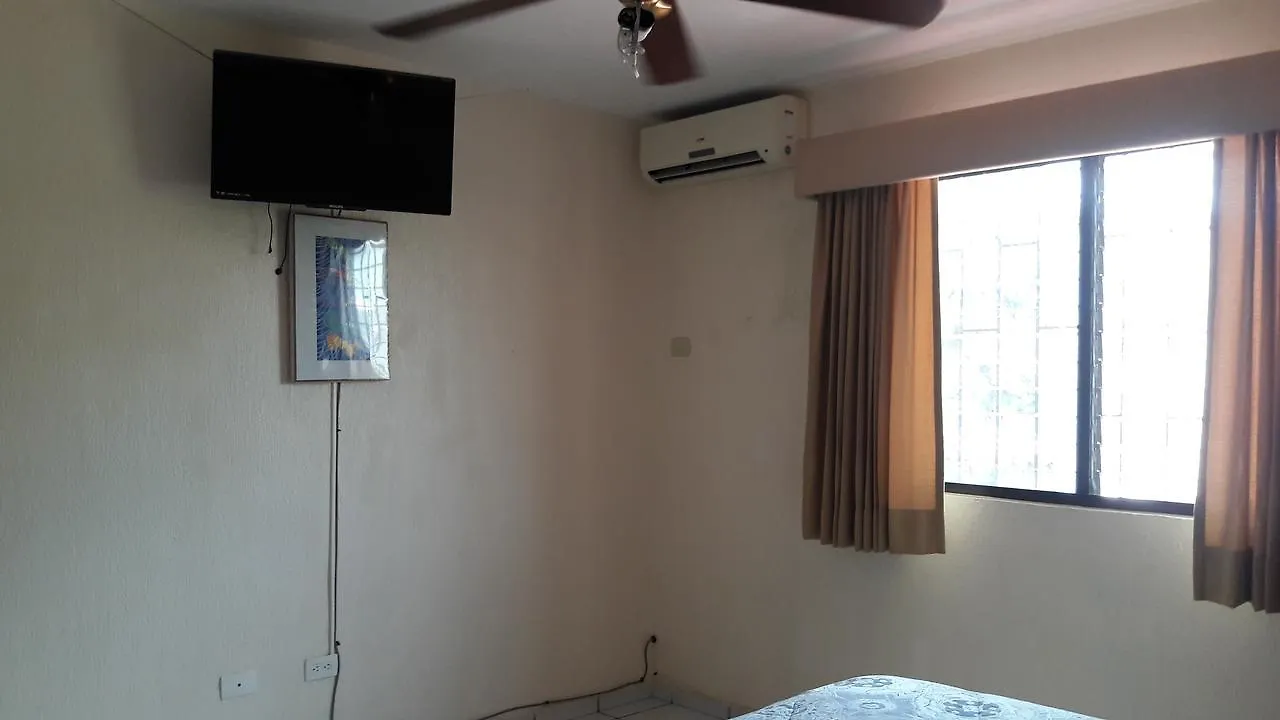 Casa Aurora Bed and Breakfast Κανκούν